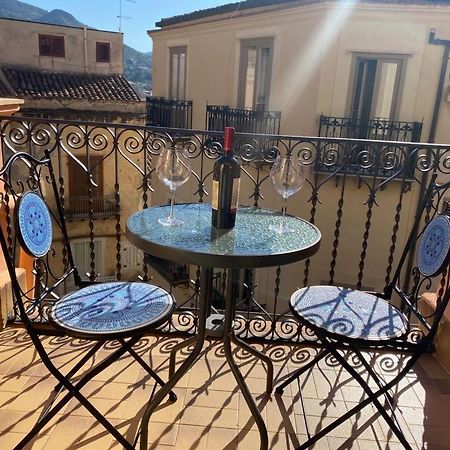 Апартаменты La Terrazza Sul Corso Чефалу Экстерьер фото